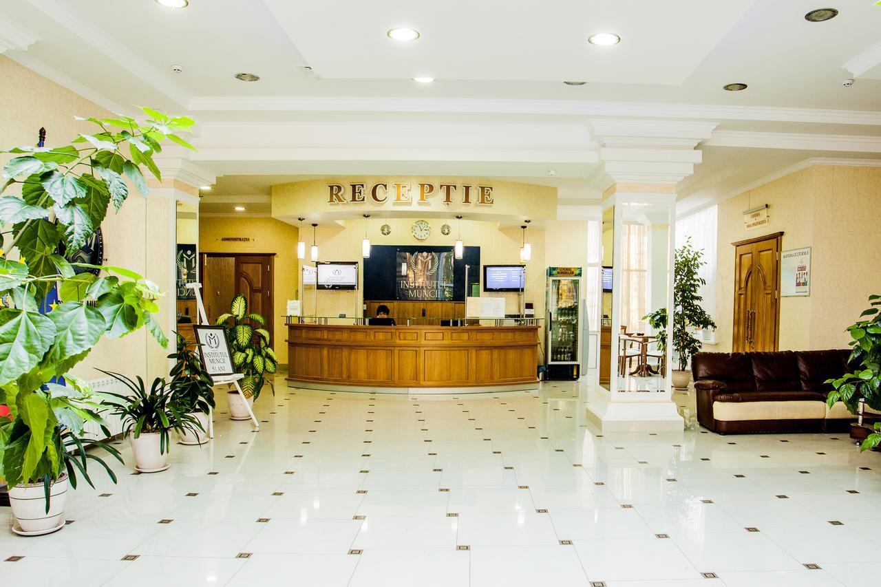 Institutul Muncii Ξενοδοχείο Κισινάου Εξωτερικό φωτογραφία